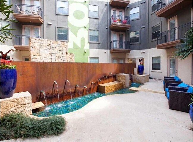 Building Photo - 302 N Lamar Blvd