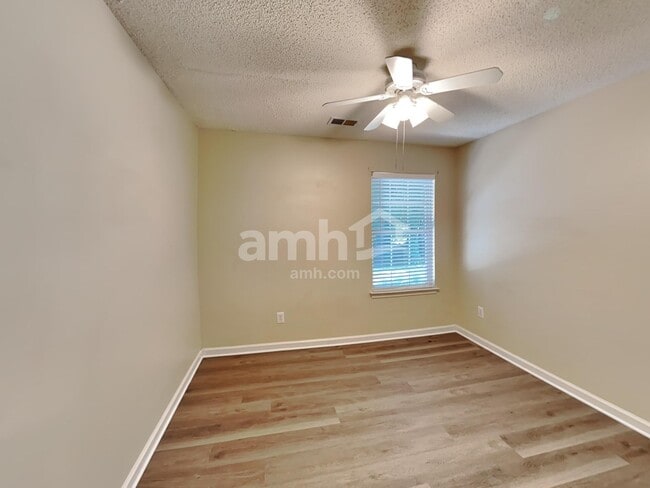 Building Photo - 4440 Grove Dr NW