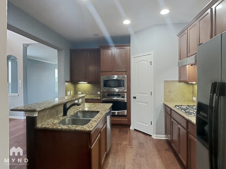 Building Photo - 9613 Solana Vista Loop