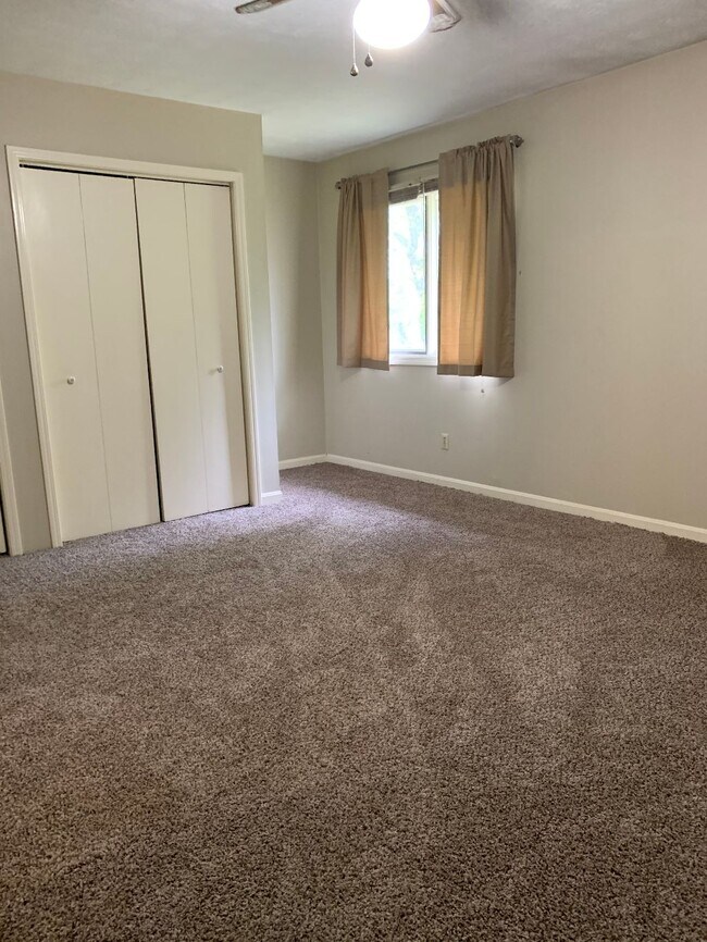 Bedroom - 115 Rue Marne St