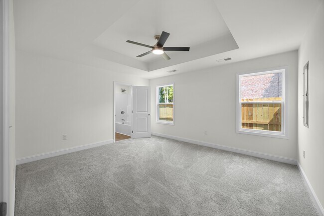 Building Photo - 248 Linden St