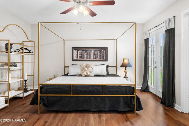 Building Photo - 401 Pinto St