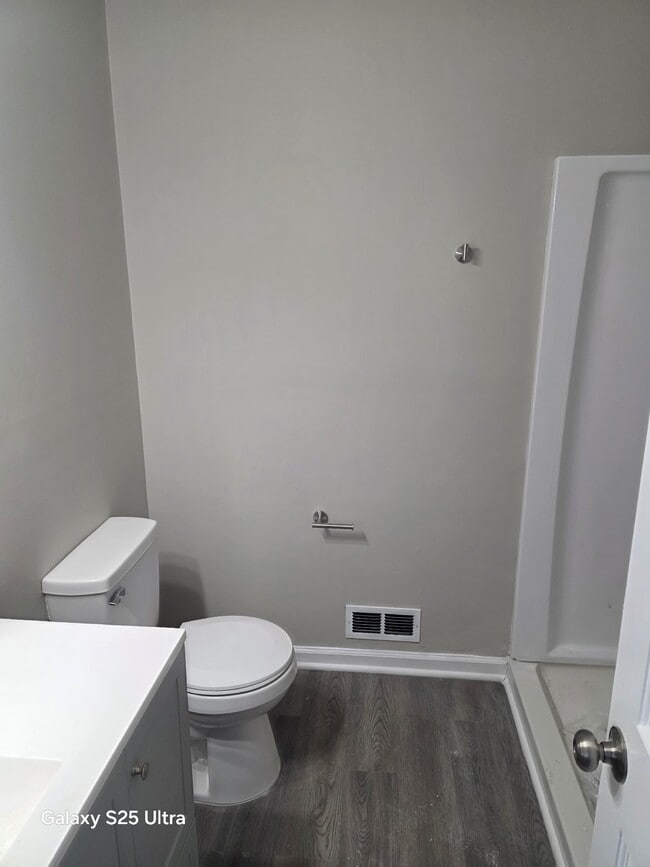 Building Photo - 900 Indian Lake Dr NW