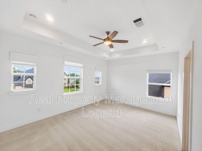 Building Photo - 809 Jamestown Ln