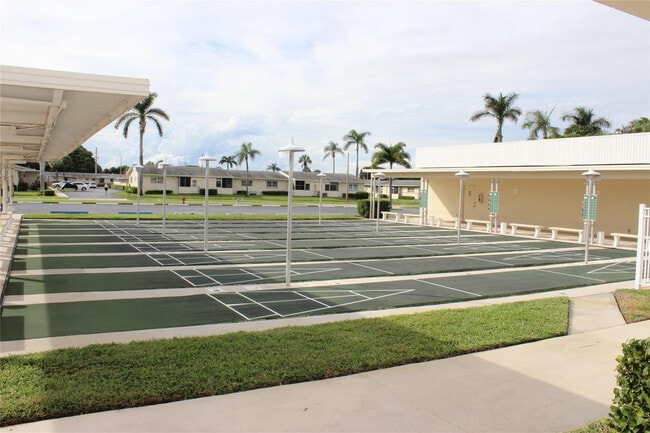 Building Photo - 2810 Ashley Dr W