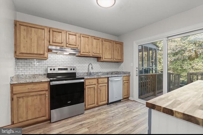 Building Photo - 1028 Ellicott Dr