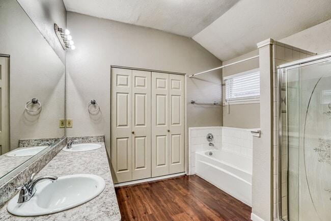 Building Photo - 15022 Mulberry Meadows Dr