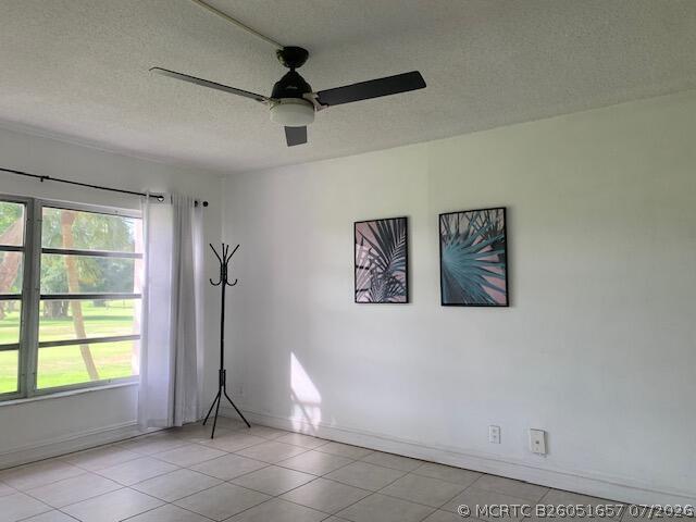 Building Photo - 2850 N Palm Aire Dr