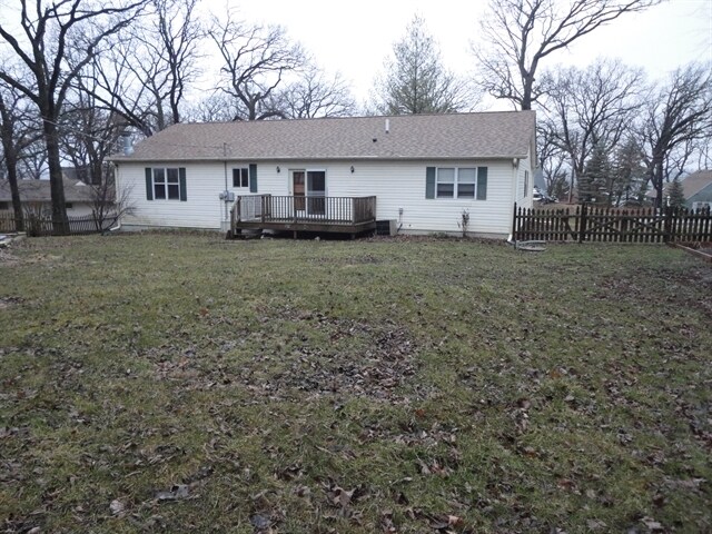 Building Photo - 4312 E Lake Shore Dr