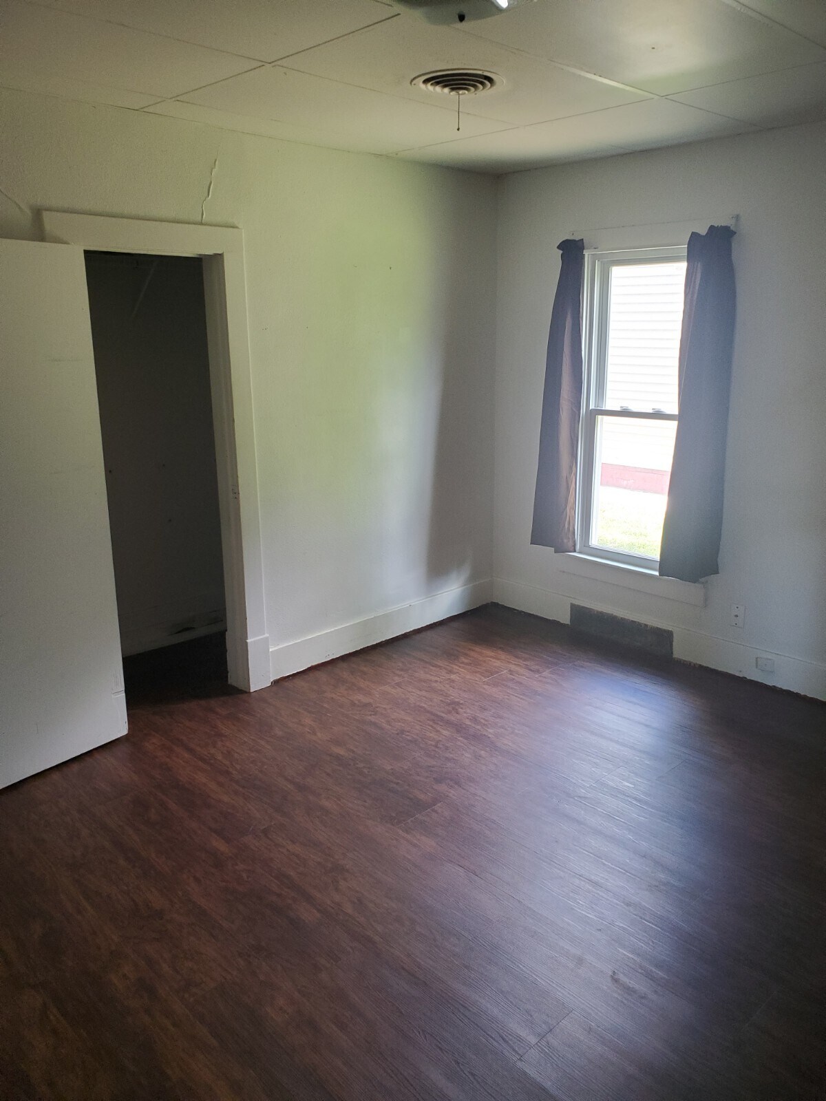 Building Photo - 605 S Purdy Ave