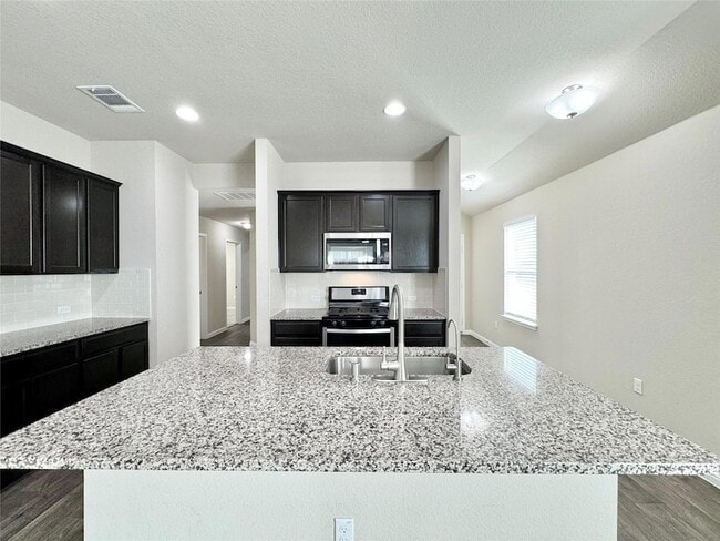 Building Photo - 224 Yoakum St
