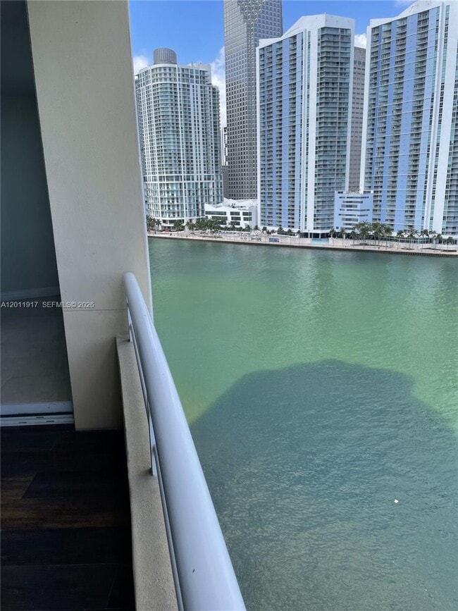 Building Photo - 848 Brickell Key Dr