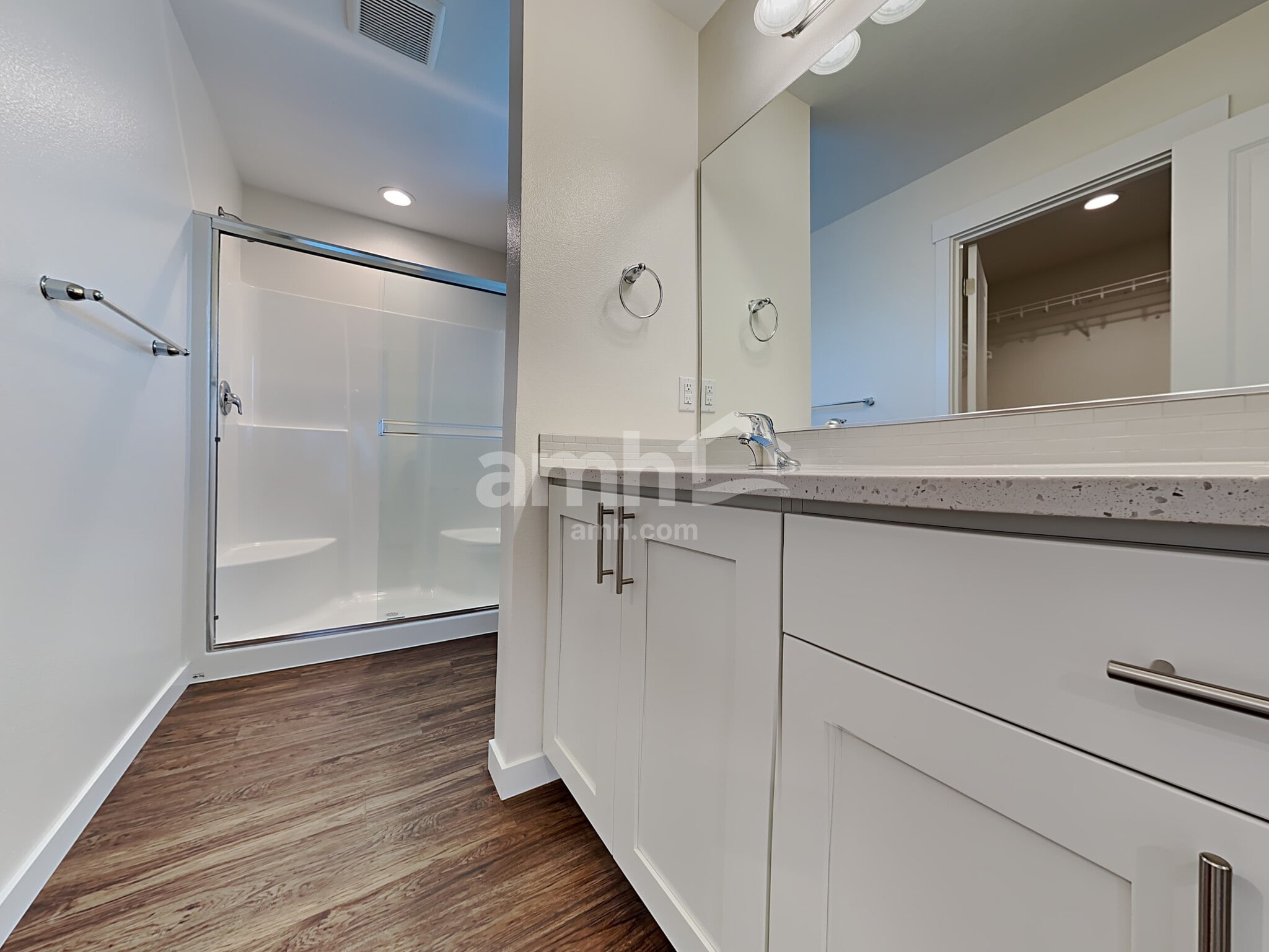 Building Photo - 1013 NE 11th Way