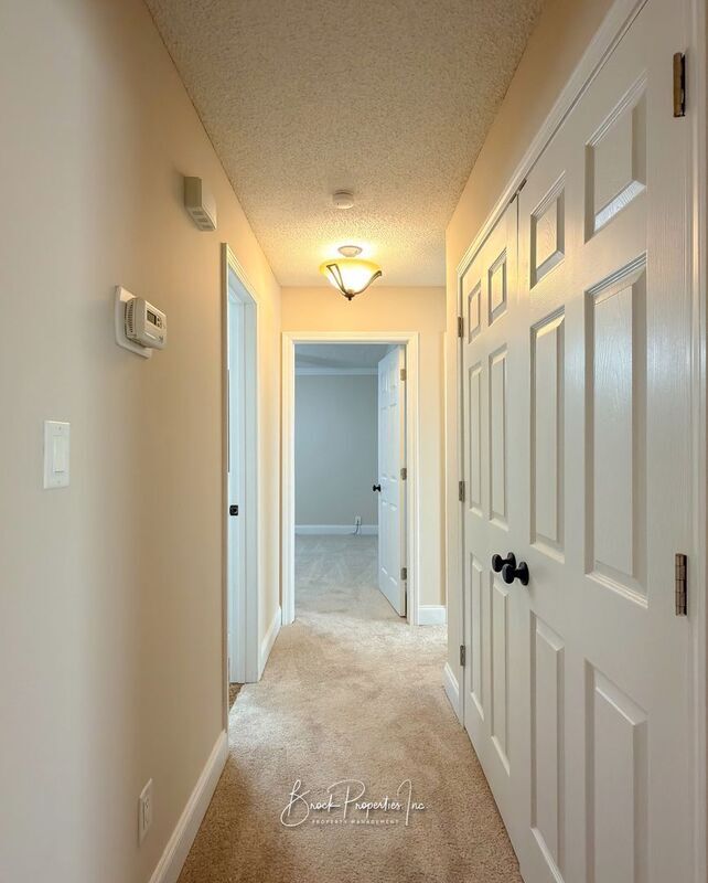 Building Photo - 7865 Apollo Dr