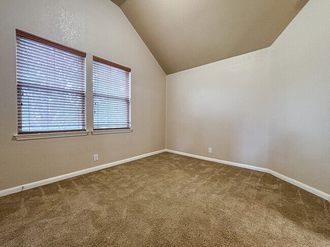 Building Photo - 1908 Tanger Ter