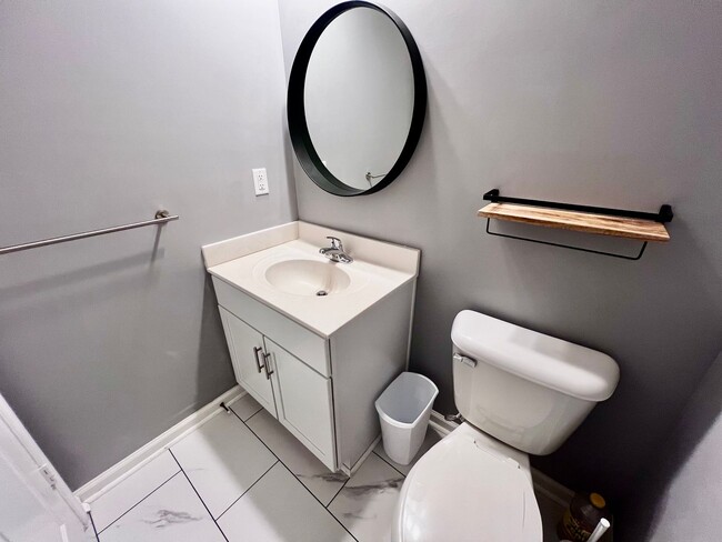 Building Photo - Luxurious 2-Bed Home with Gourmet Kitchen ...
