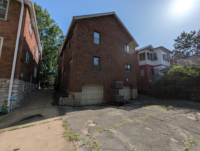 Building Photo - 7145 Tulane Ave