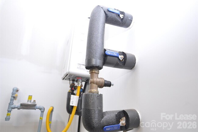 Building Photo - 1133 Overlake Dr