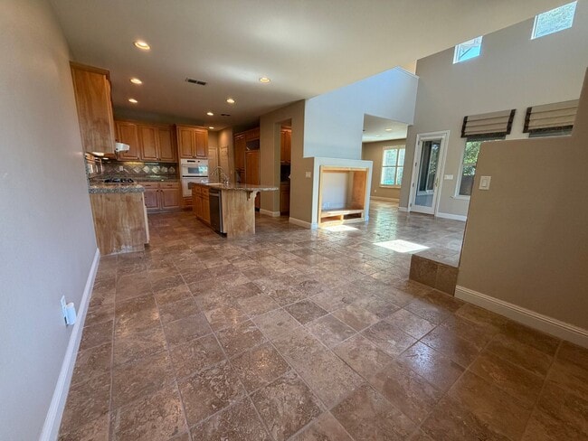 Building Photo - 1014 Gamay Dr