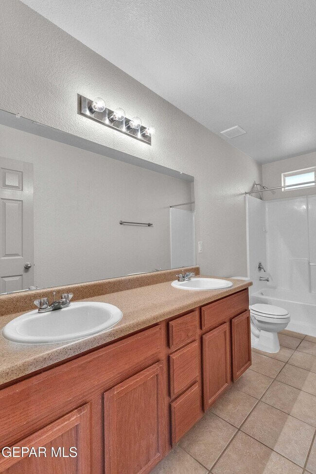 Building Photo - 11629 Ochre Bluff Ln
