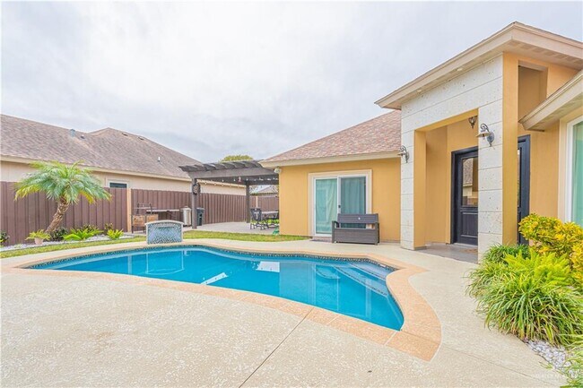 Building Photo - 30 N 46th St