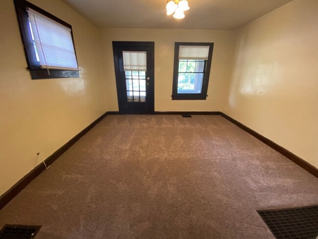 Building Photo - 1250 N Colorado Ave