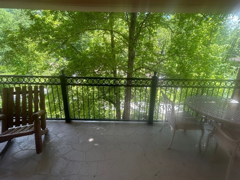 balcony - 210 Roaring Fork Ext