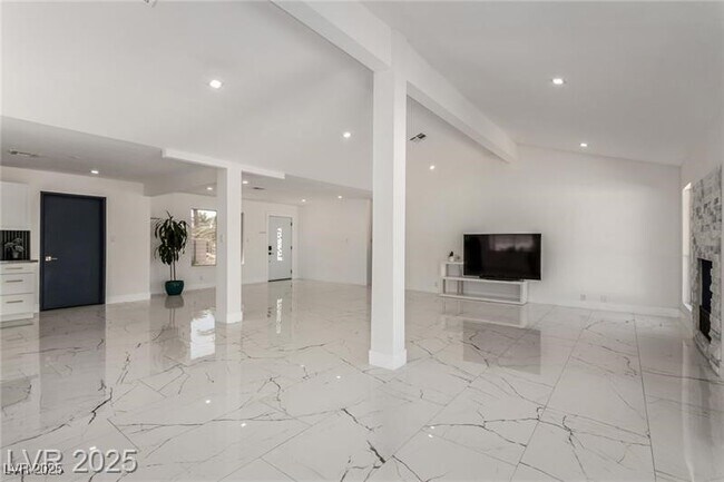 Building Photo - 3826 S Edmond St