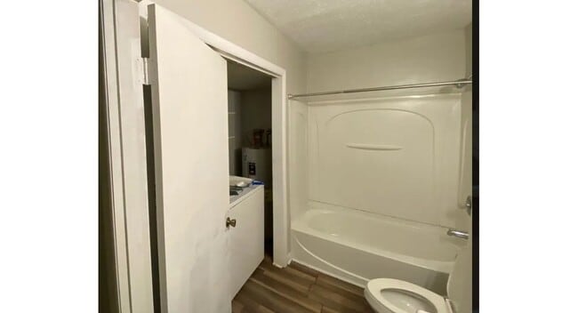 Building Photo - 103 Apache Dr