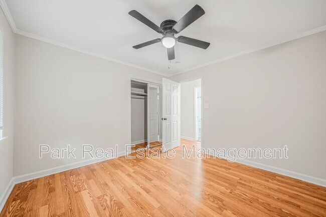 Building Photo - 221 Howell St