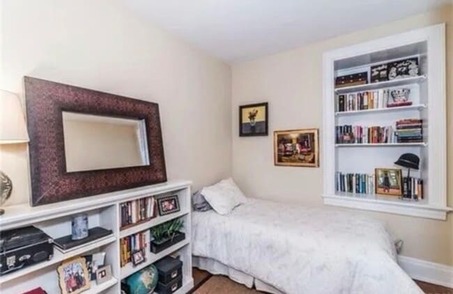 Building Photo - 3213 W Grace St