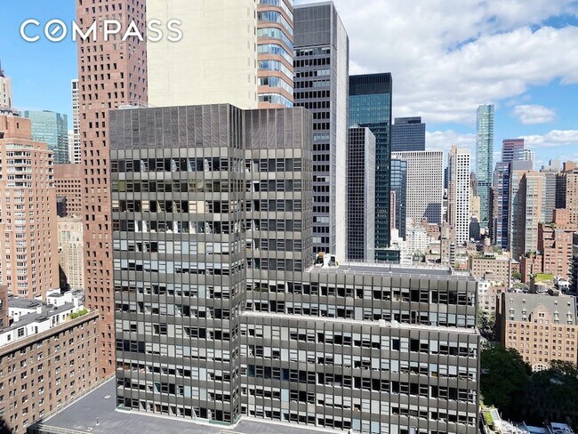 Building Photo - 212 E 47th St