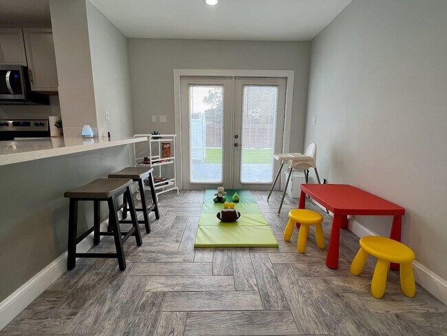 Building Photo - 1810 Elizabeth St