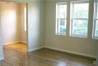 Building Photo - Gorgeous Renovated 1 Bdrm Condo at walk to...