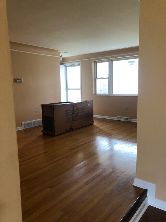 Building Photo - 11123 Prince Ln