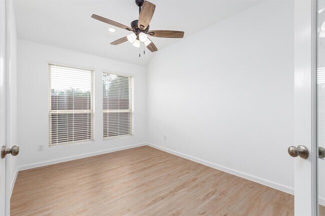 Building Photo - 28809 Mount Bonnell Dr