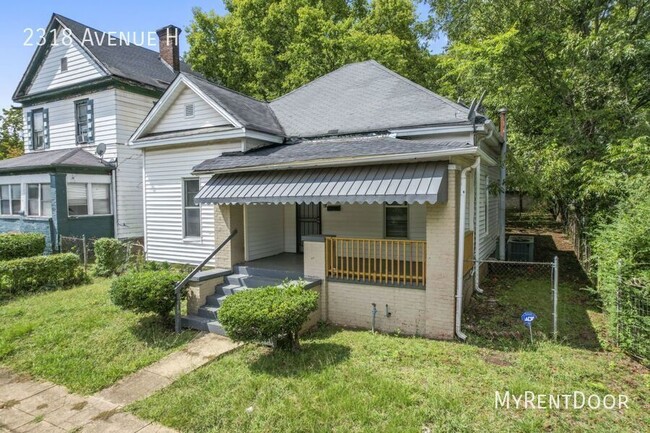 Primary Photo - "Charming 2-Bed, 1-Bath Gem on Avenue H – ...