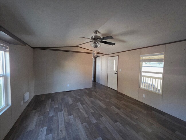 Building Photo - 2935 Calder Dr