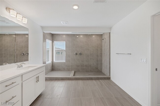 Building Photo - 6533 Twin Brks Ave