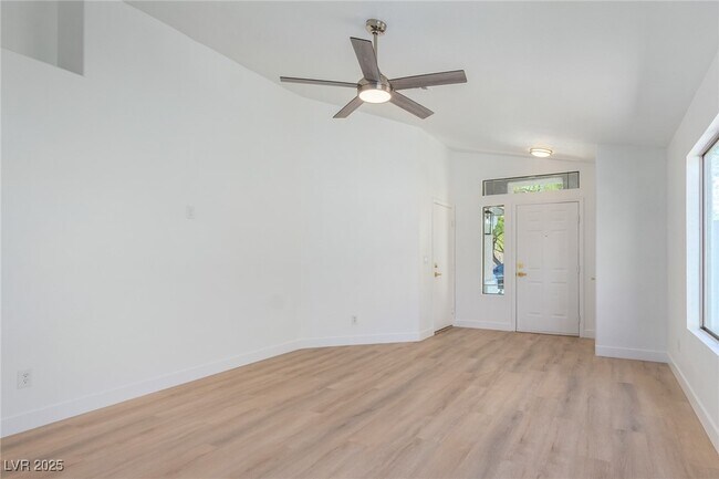 Building Photo - 10482 Clarion River Dr