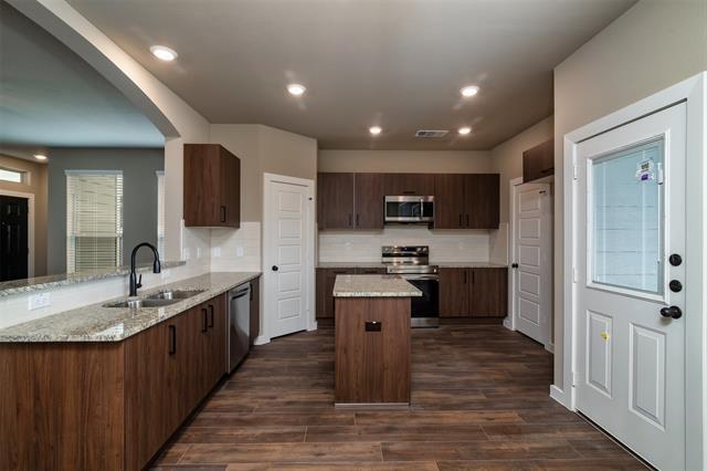 Building Photo - 604 Harvest Moon Dr