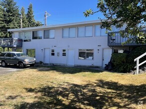 Building Photo - Now Available – Spacious 2 Bed / 1 Bath Ap...