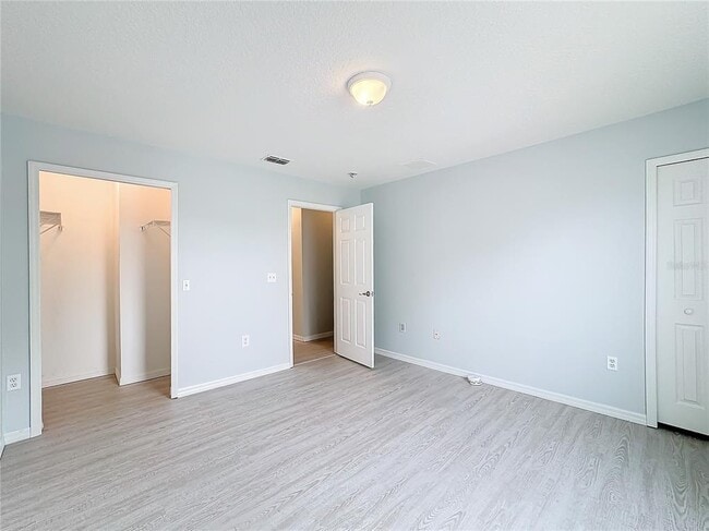 Building Photo - 249 Royal Palm Dr