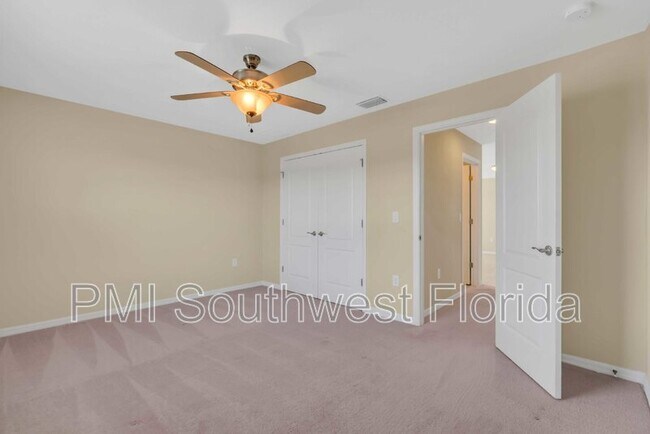 Building Photo - 2844 Esmeralda Dr