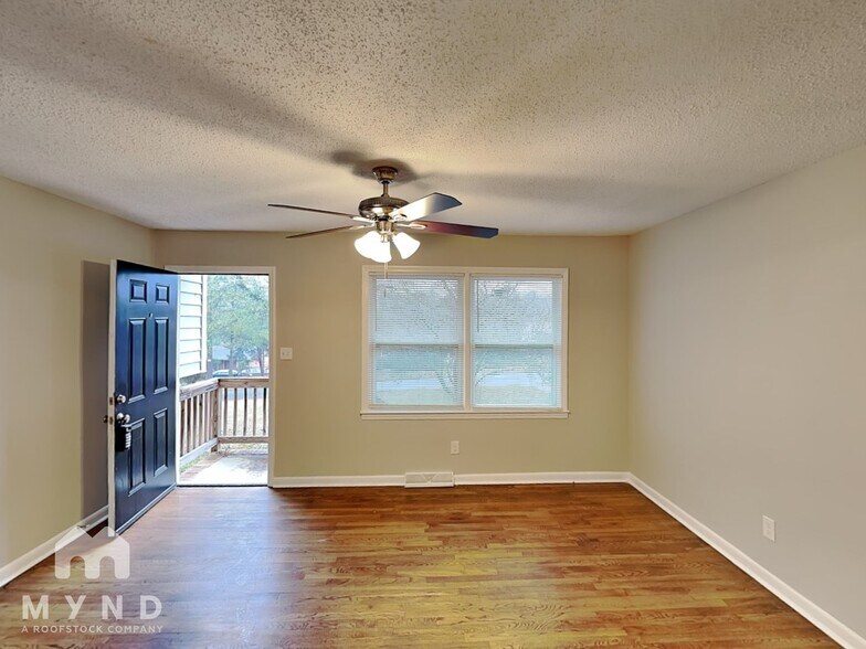 Building Photo - 1835 Mountainbrook Dr