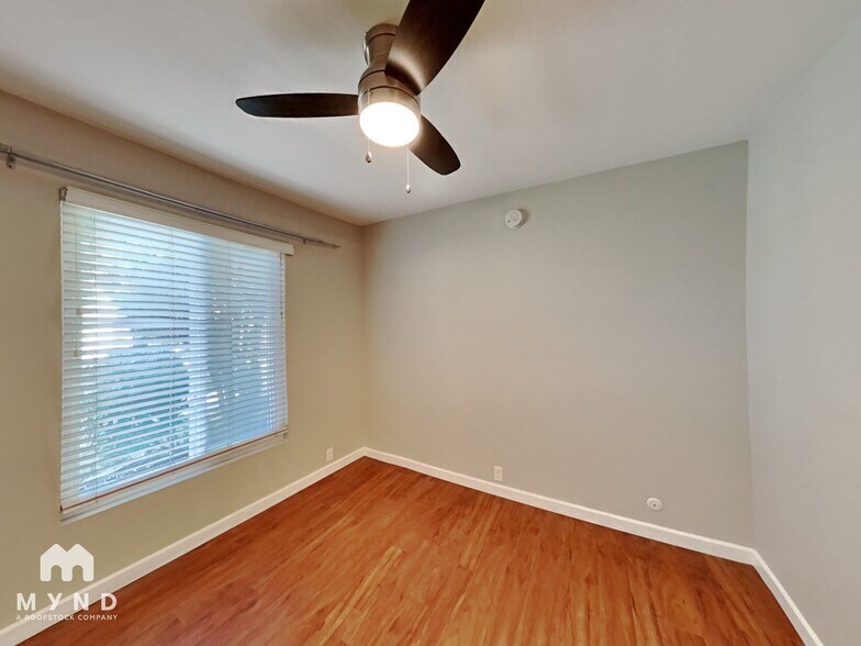 Building Photo - 10565 Caminito Flores