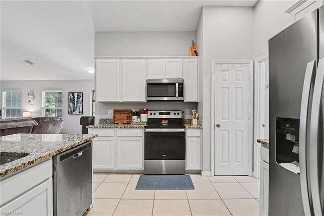 Building Photo - 1109 NW 12th Ln