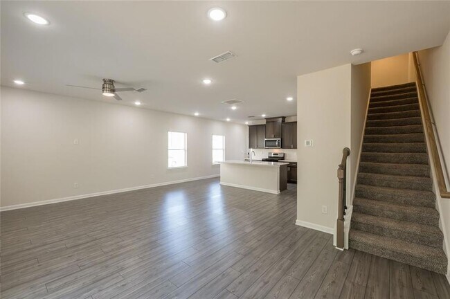 Building Photo - 345 Timberland Ave