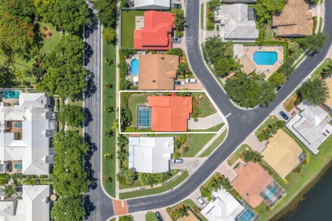 Building Photo - 17194 Ventana Dr
