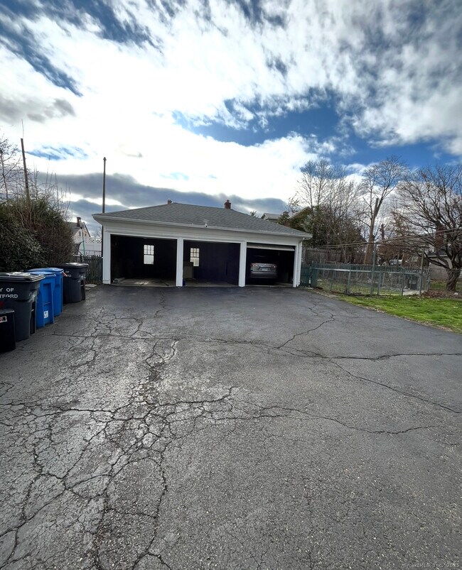 Building Photo - 267 Grandview Terrace